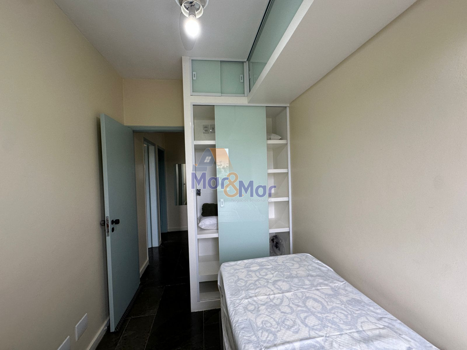 Apartamento na Praia das Astúrias, Guarujá - SP