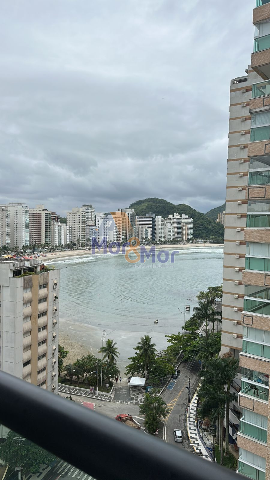 Apartamento na Praia das Astúrias, Guarujá - SP