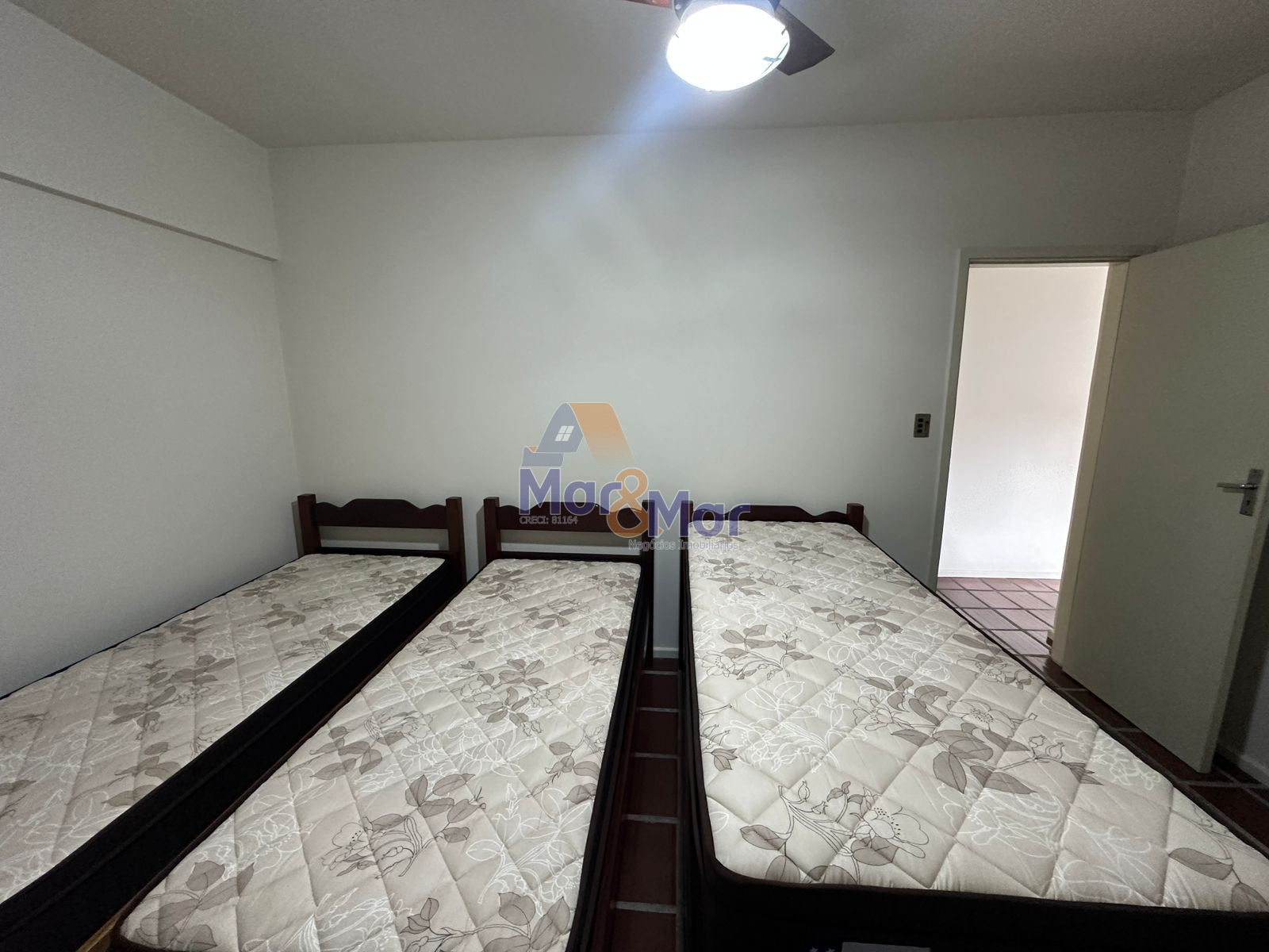 Apartamento na Praia da Enseada, Guarujá - SP