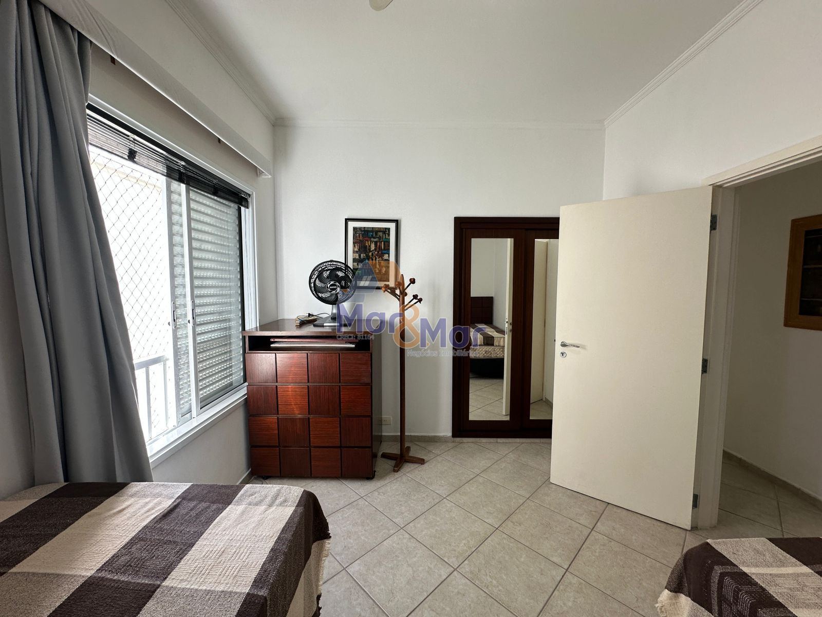 Apartamento Frente ao Mar nas Pitangueiras, Guarujá - SP