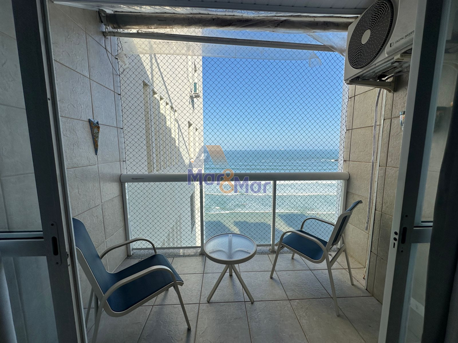 Apartamento Frente ao Mar nas Pitangueiras, Guarujá - SP