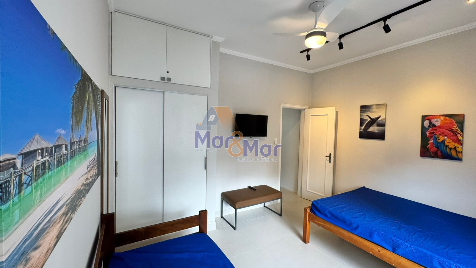 Apartamento na Praia das Pitangueiras, Guarujá - SP