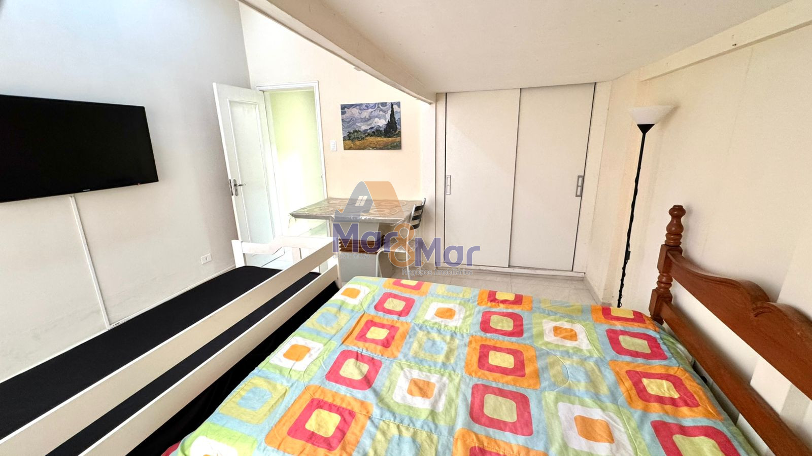Apartamento na Praia das Pitangueiras, Guarujá - SP