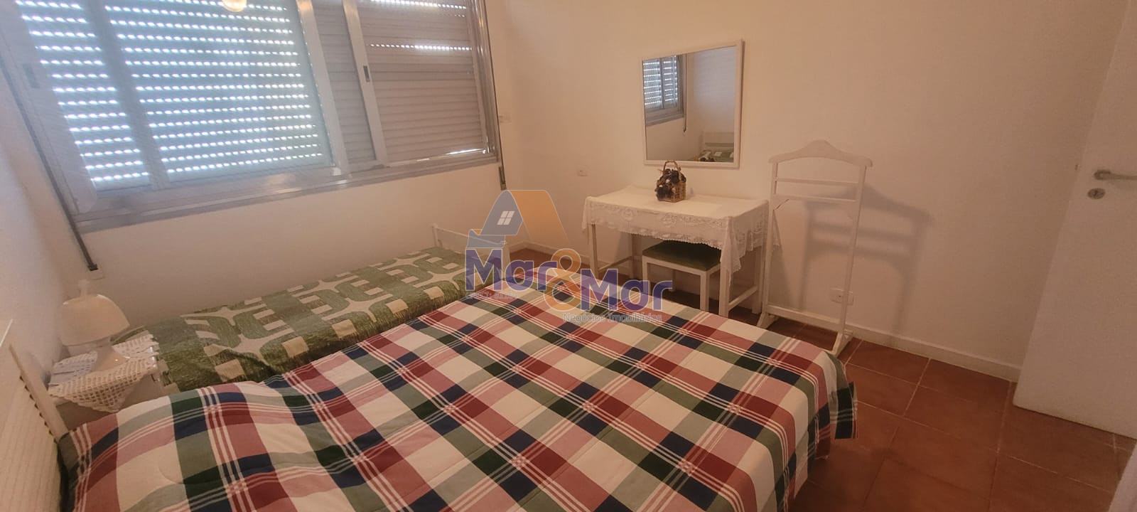Apartamento na Praia das Pitangueiras, Guarujá - SP