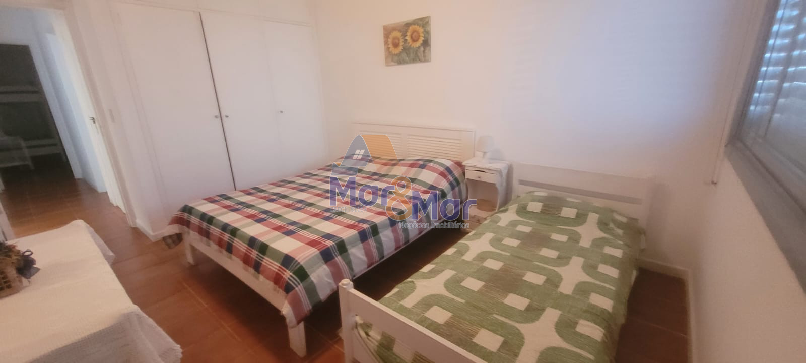 Apartamento na Praia das Pitangueiras, Guarujá - SP