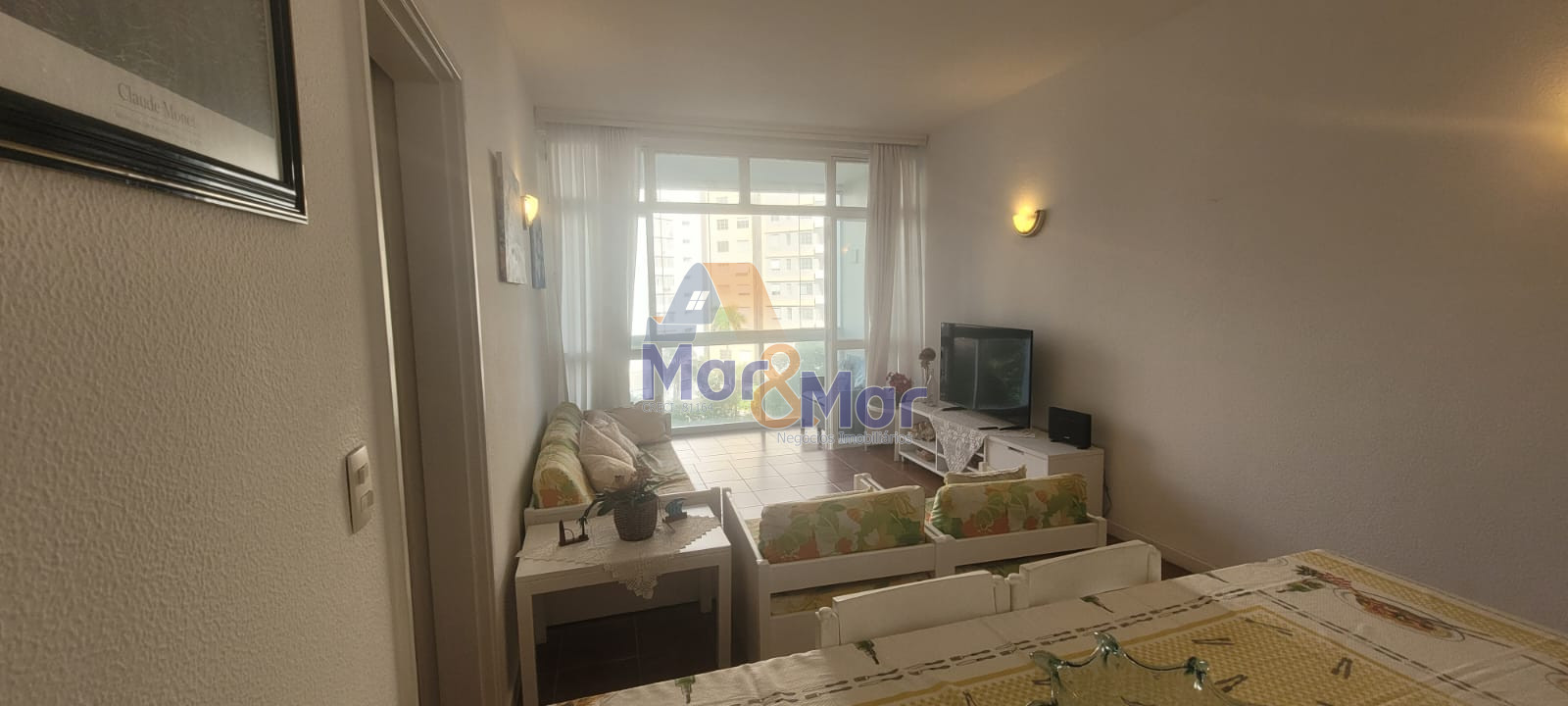 Apartamento na Praia das Pitangueiras, Guarujá - SP