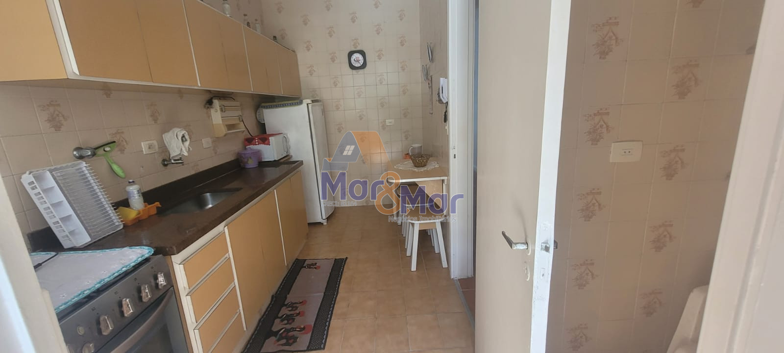 Apartamento na Praia das Pitangueiras, Guarujá - SP