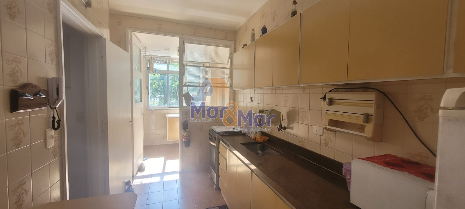 Apartamento na Praia das Pitangueiras, Guarujá - SP