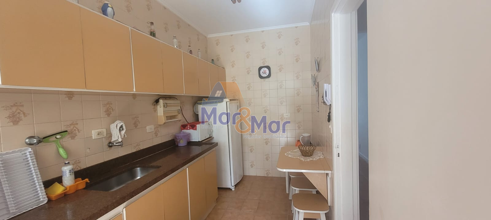 Apartamento na Praia das Pitangueiras, Guarujá - SP
