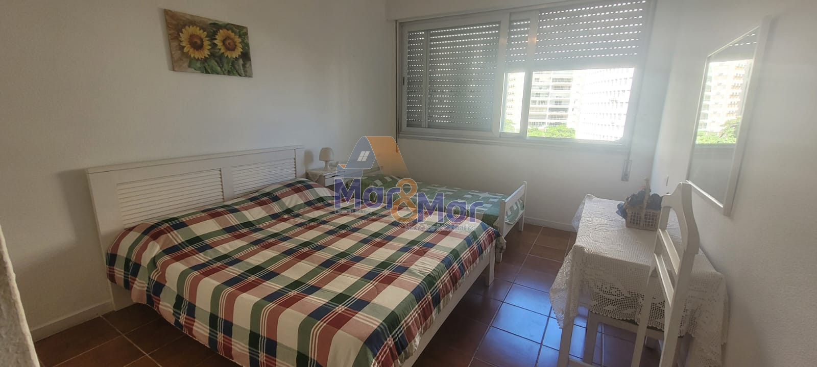 Apartamento na Praia das Pitangueiras, Guarujá - SP