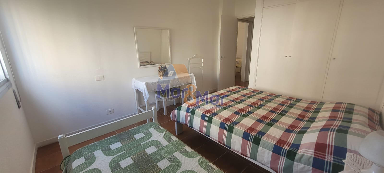 Apartamento na Praia das Pitangueiras, Guarujá - SP