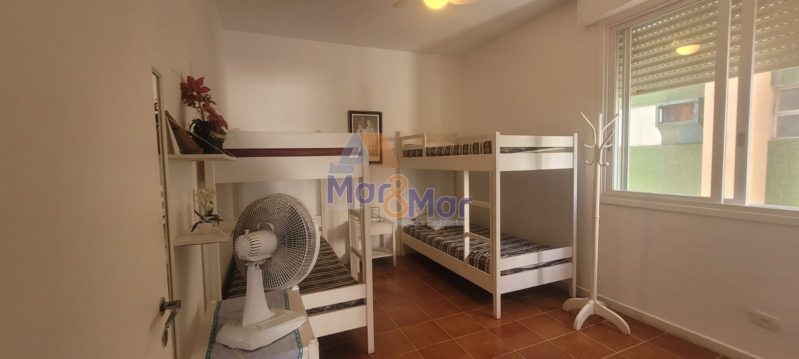 Apartamento na Praia das Pitangueiras, Guarujá - SP
