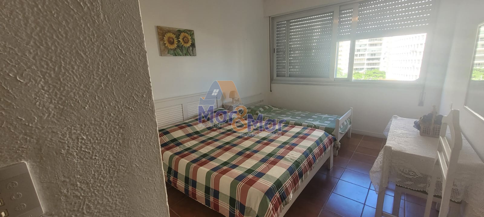 Apartamento na Praia das Pitangueiras, Guarujá - SP