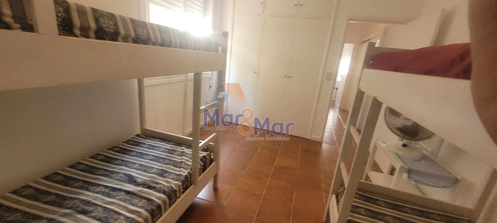 Apartamento na Praia das Pitangueiras, Guarujá - SP