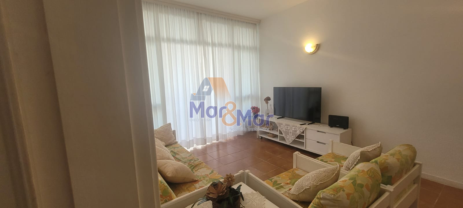 Apartamento na Praia das Pitangueiras, Guarujá - SP