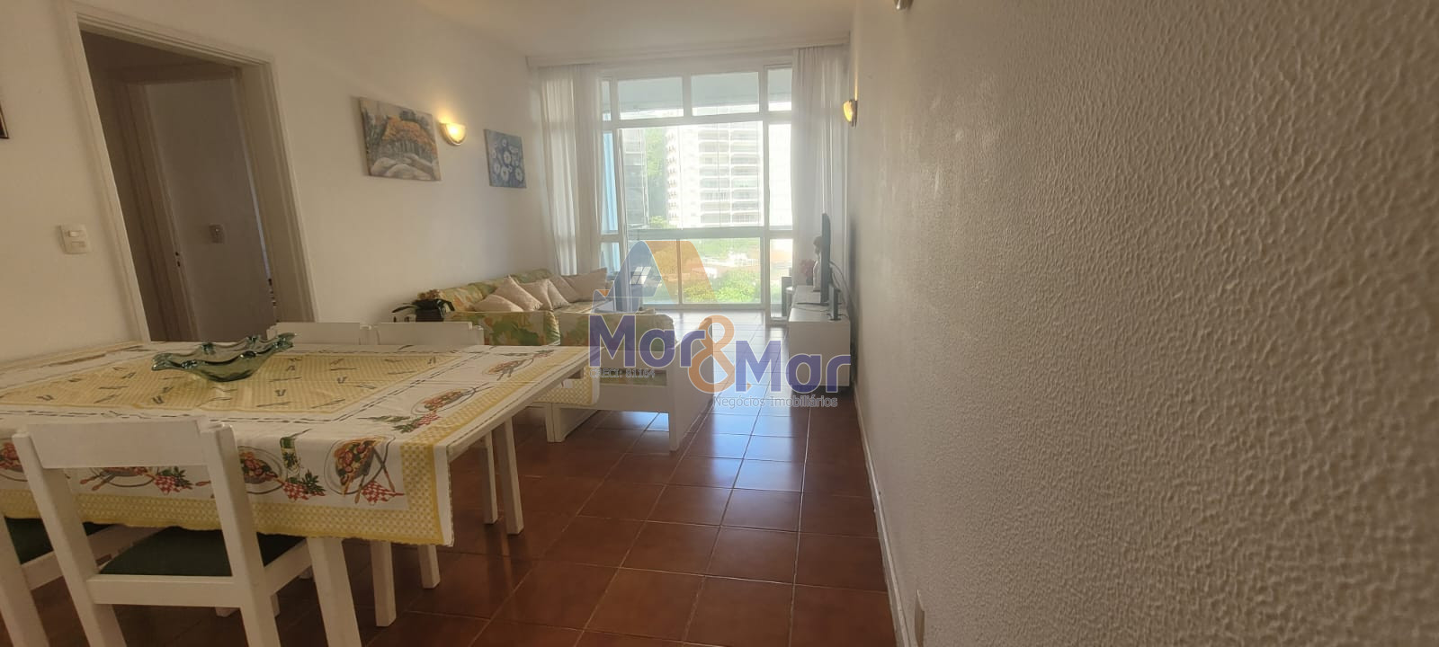 Apartamento na Praia das Pitangueiras, Guarujá - SP