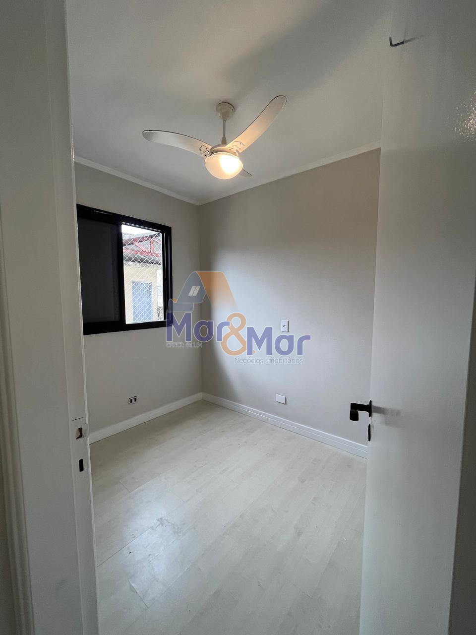Apartamento na Praia da Enseada, Guarujá - SP