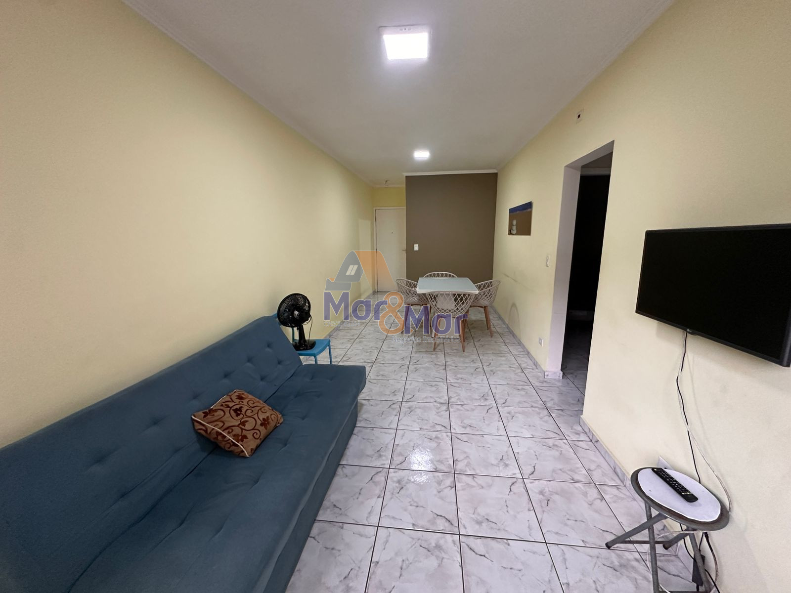 Apartamento na Praia das Pitangueiras, Guarujá - SP