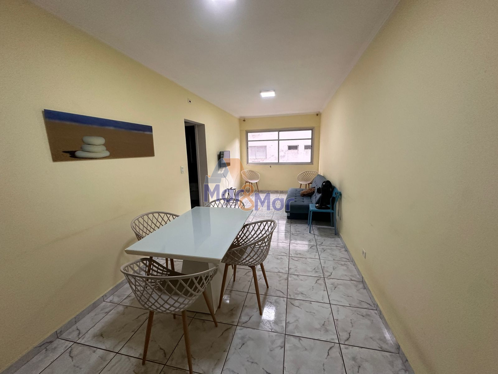Apartamento na Praia das Pitangueiras, Guarujá - SP