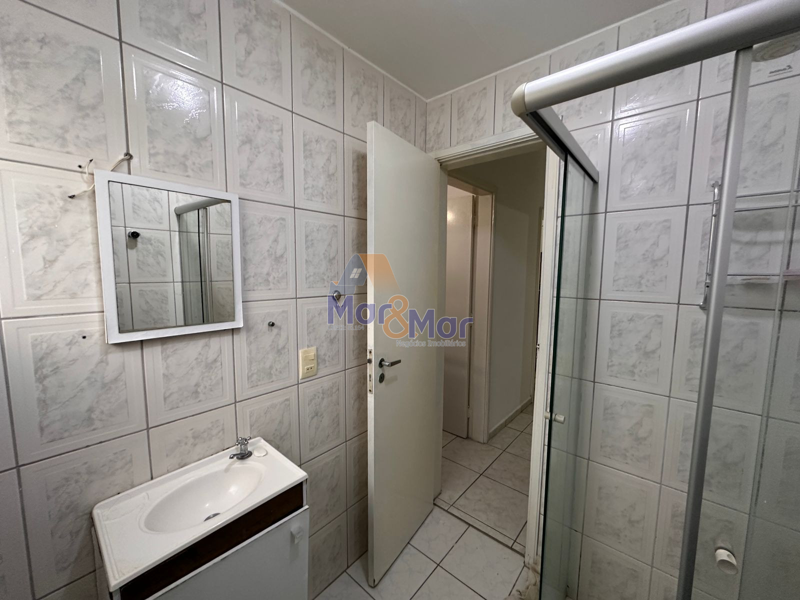 Apartamento na Praia da Enseada, Guarujá - SP