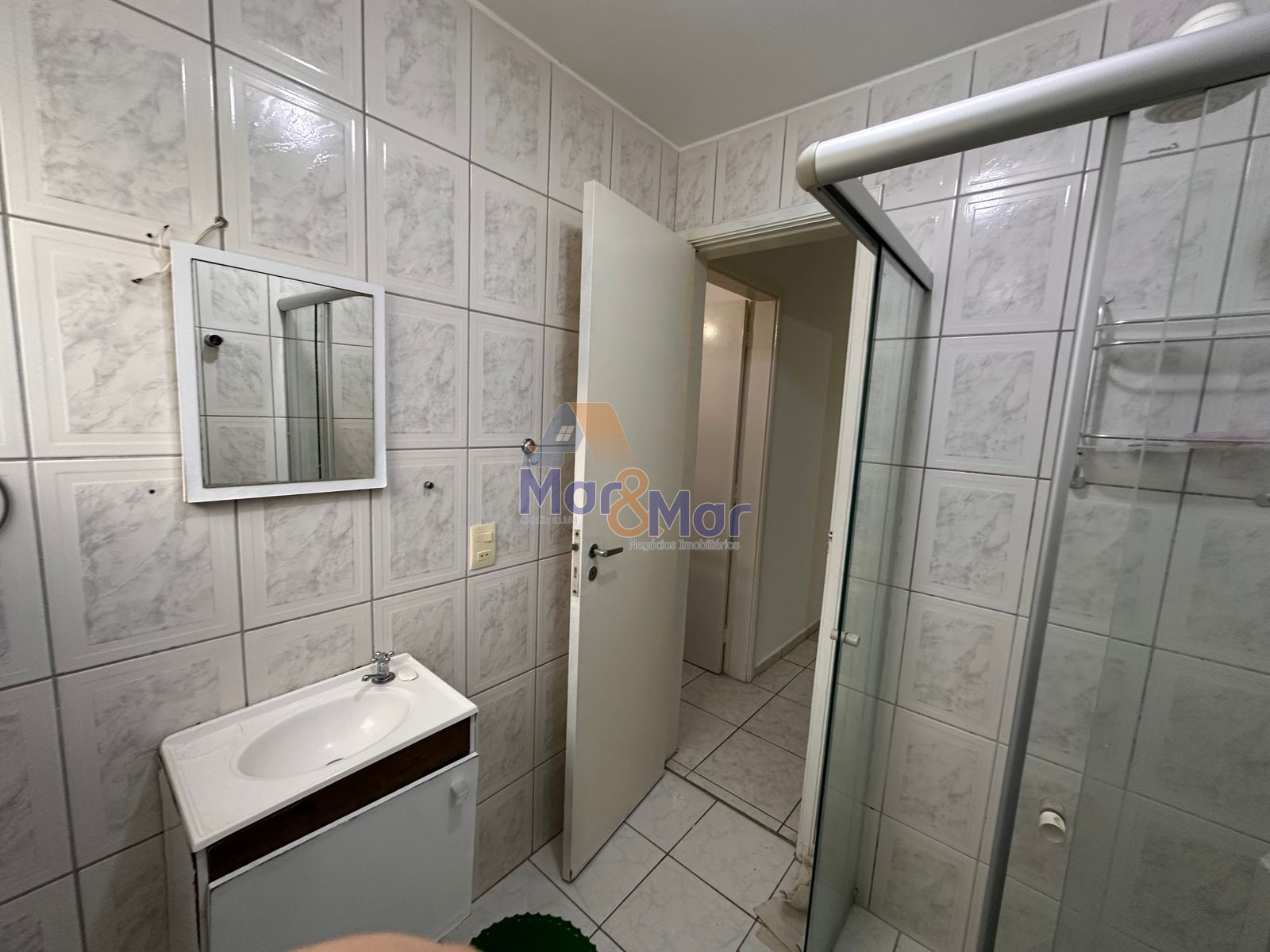 Apartamento na Praia da Enseada, Guarujá - SP