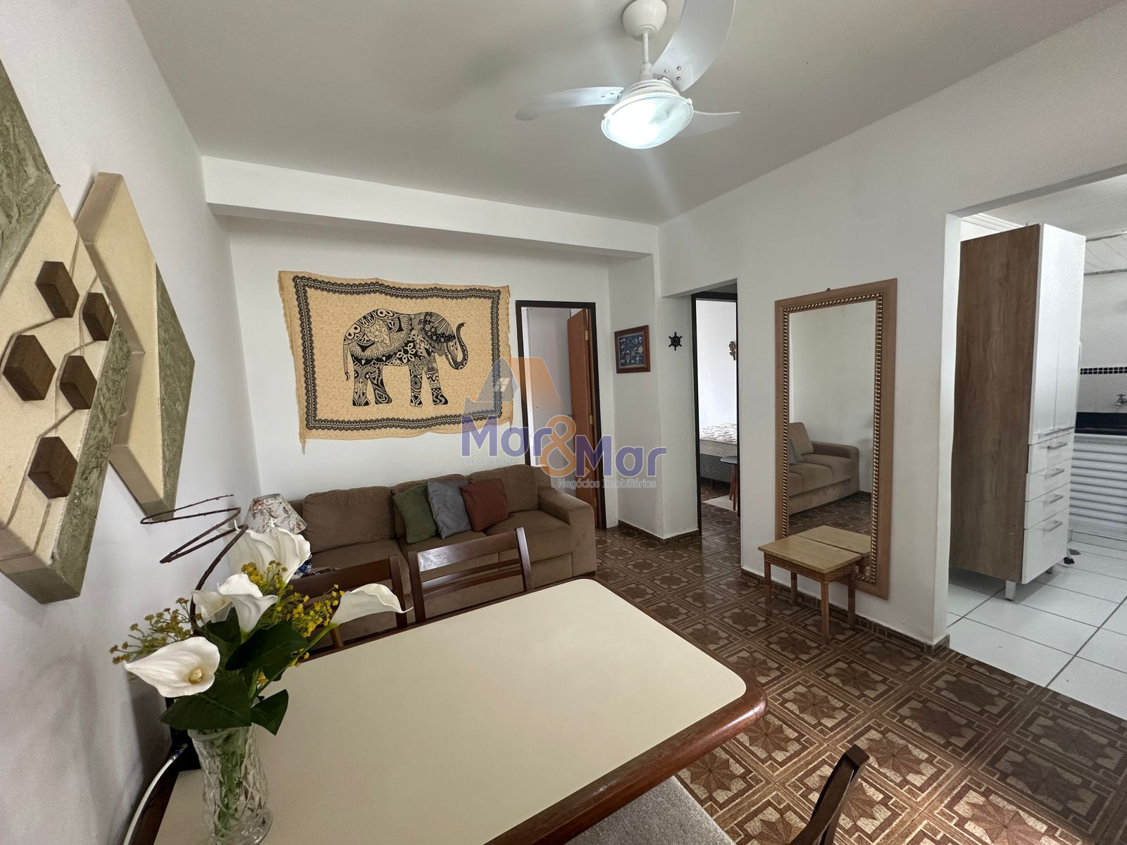 Apartamento na Praia das Pitangueiras, Guarujá - SP