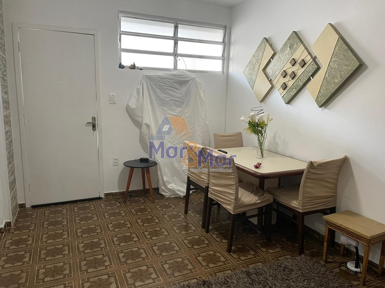 Apartamento na Praia das Pitangueiras, Guarujá - SP
