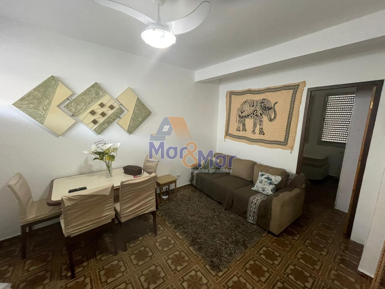 Apartamento na Praia das Pitangueiras, Guarujá - SP