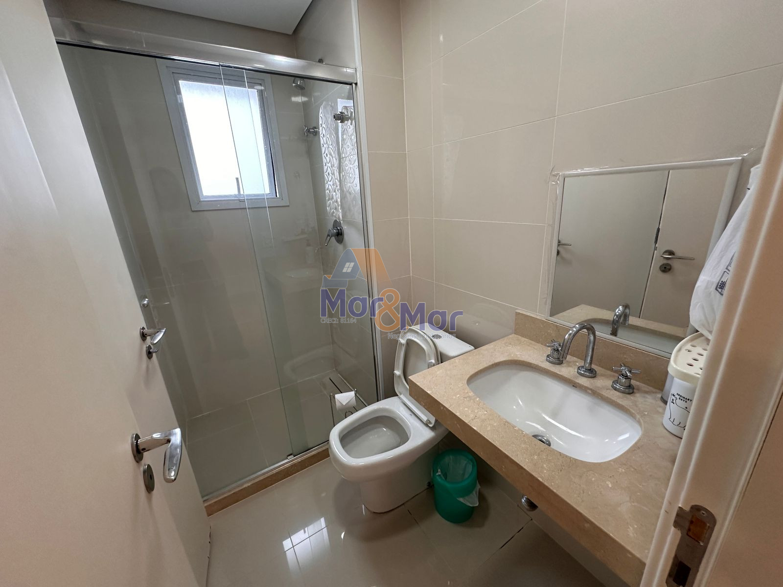Apartamento na Praia da Enseada, Guarujá - SP