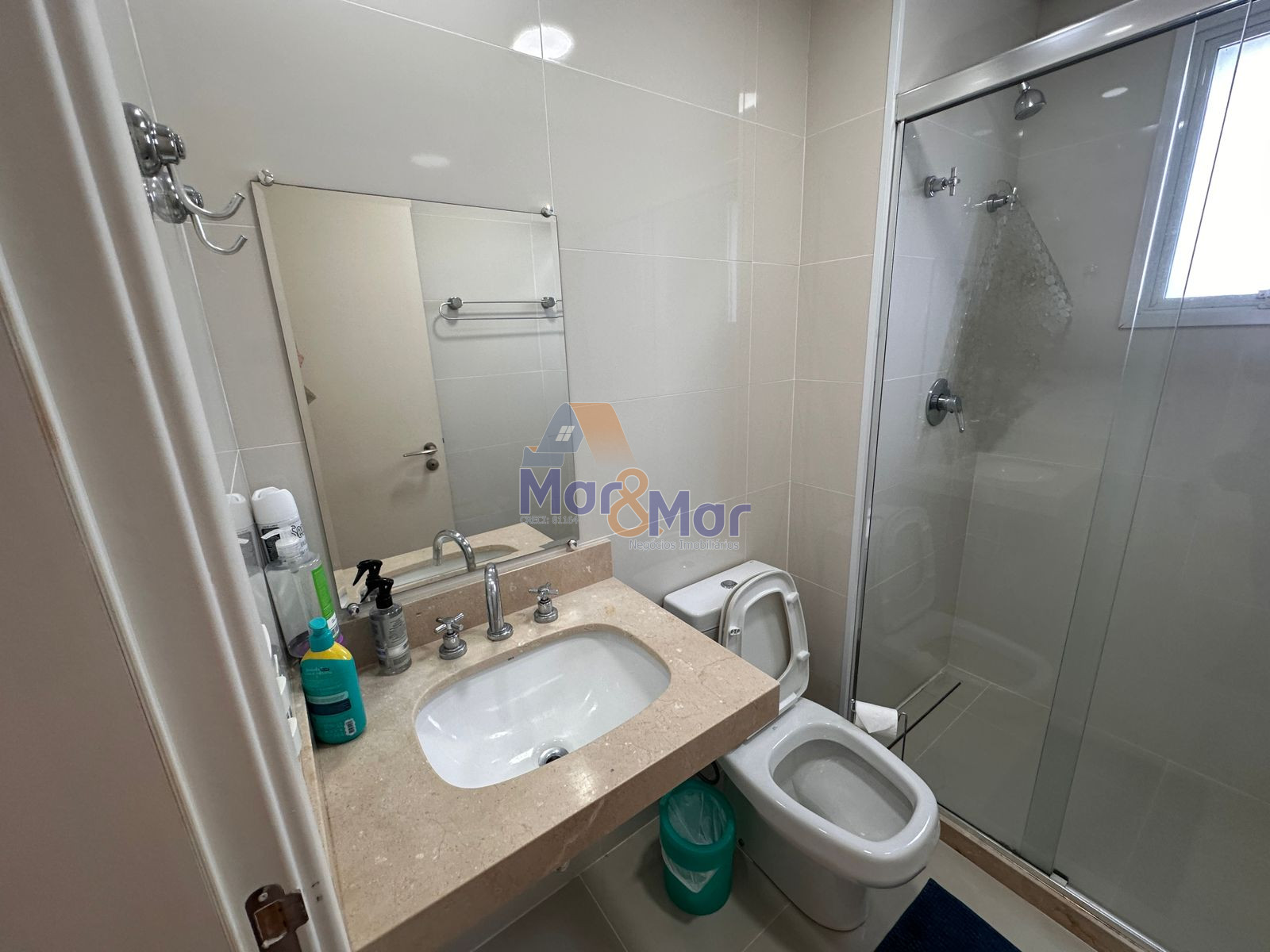 Apartamento na Praia da Enseada, Guarujá - SP