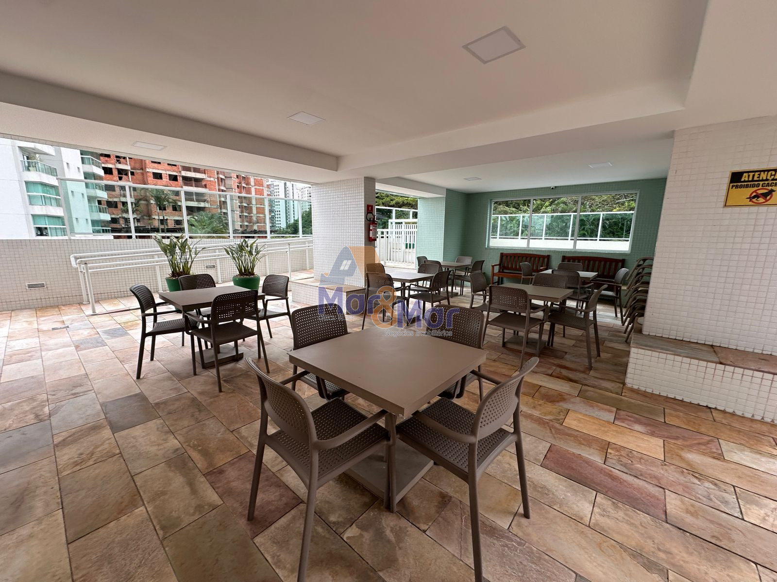 Apartamento na Praia da Enseada, Guarujá - SP