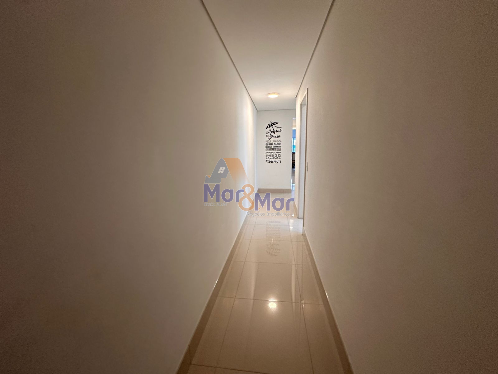 Apartamento na Praia da Enseada, Guarujá - SP