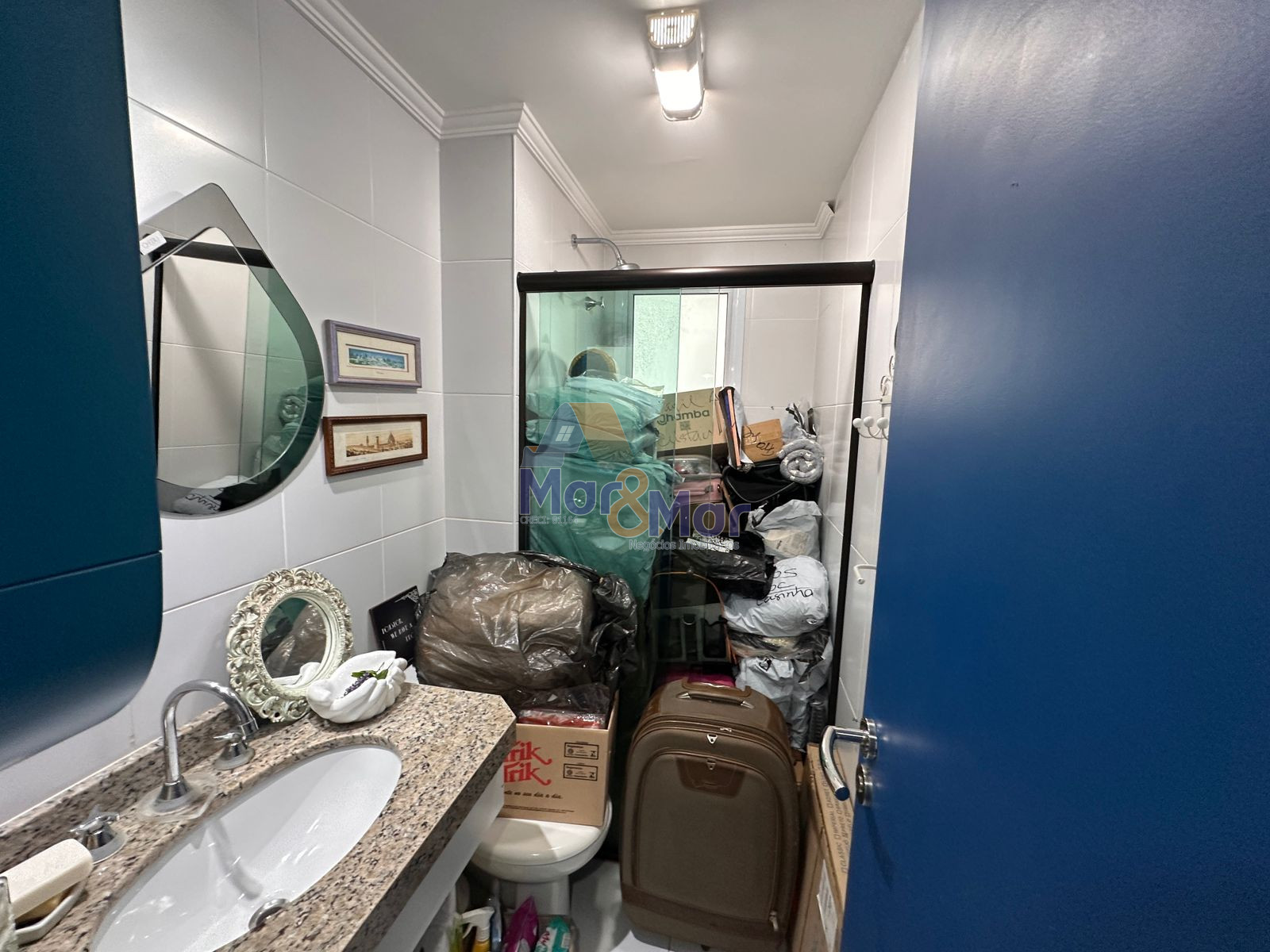 Apartamento na Praia das Pitangueiras, Guarujá - SP