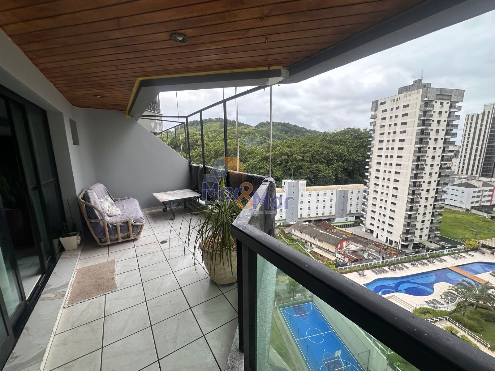 Apartamento na Praia das Astúrias, Guarujá - SP
