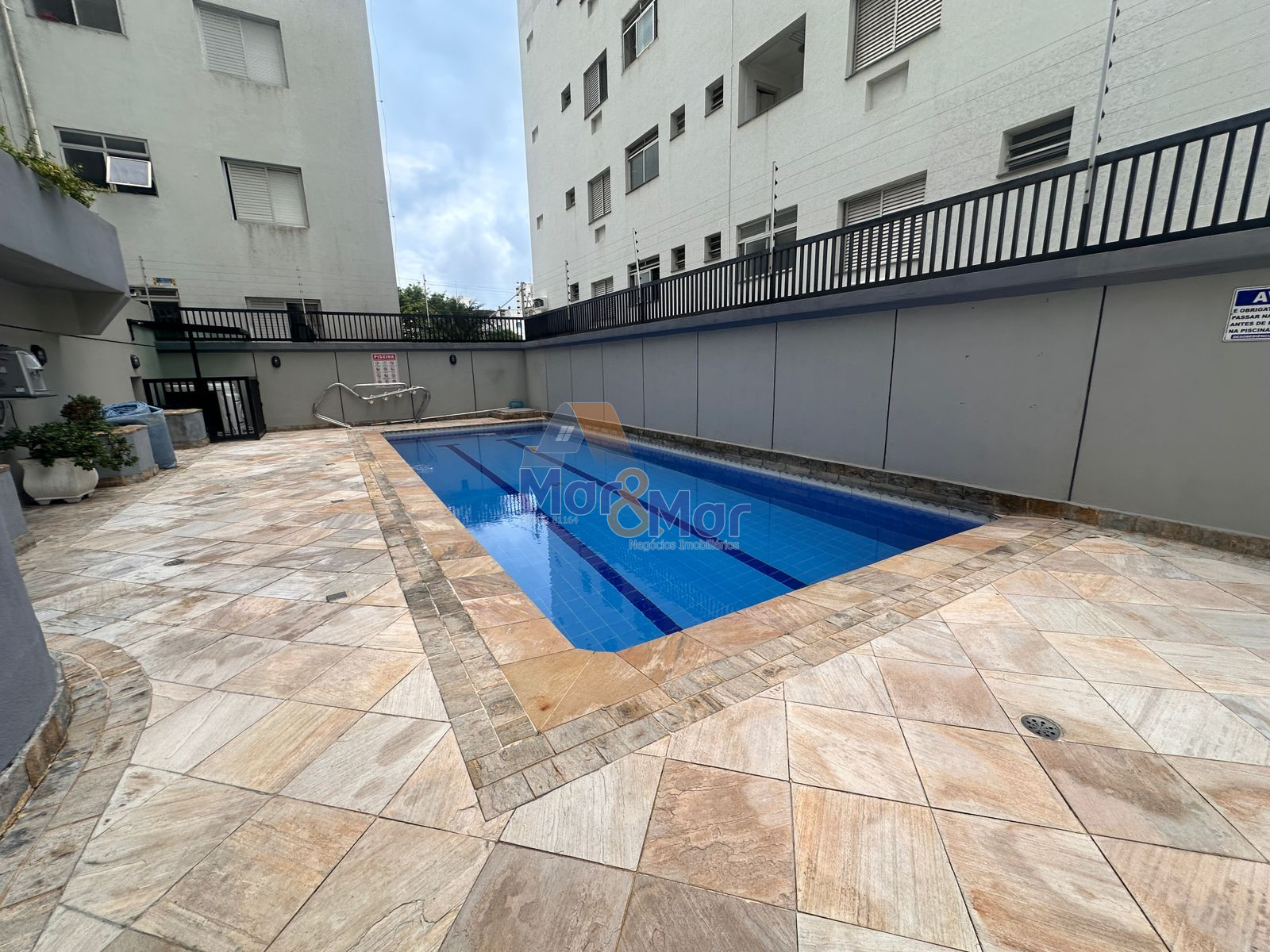 Apartamento na Praia das Astúrias, Guarujá - SP