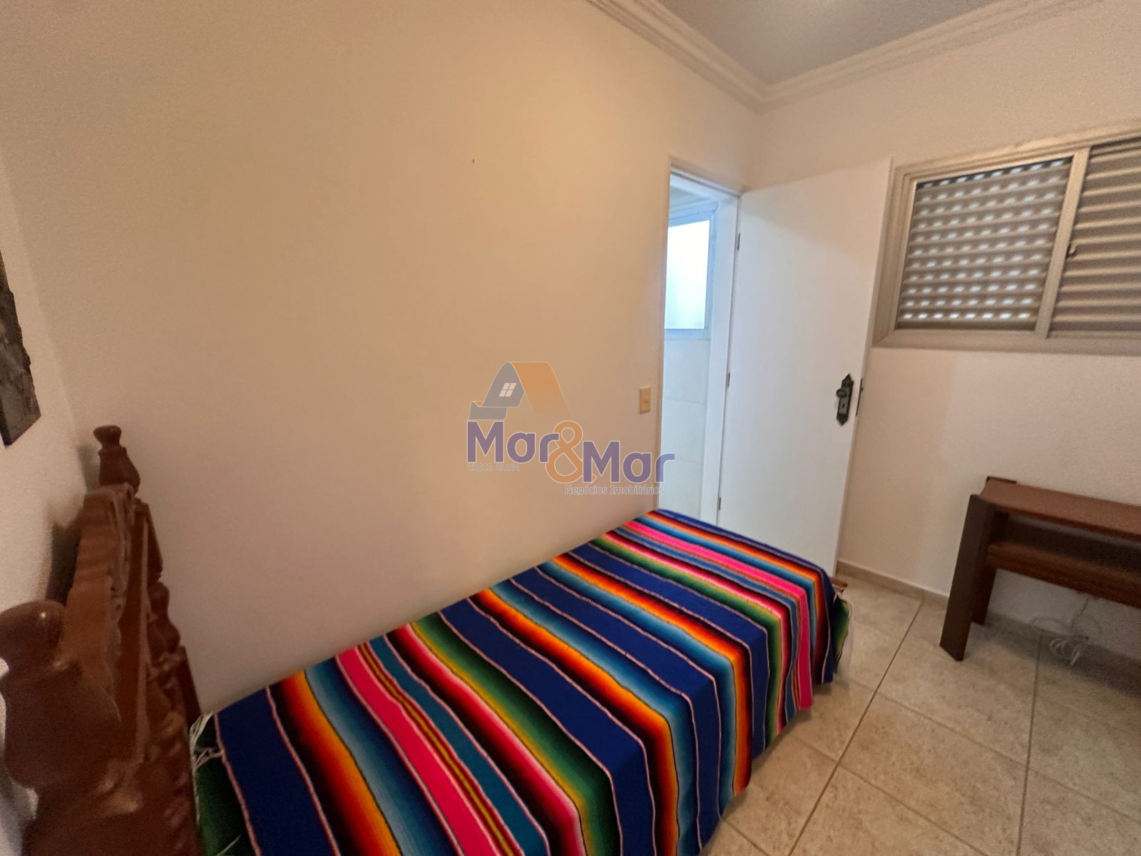 Apartamento na Praia das Pitangueiras, Guarujá - SP