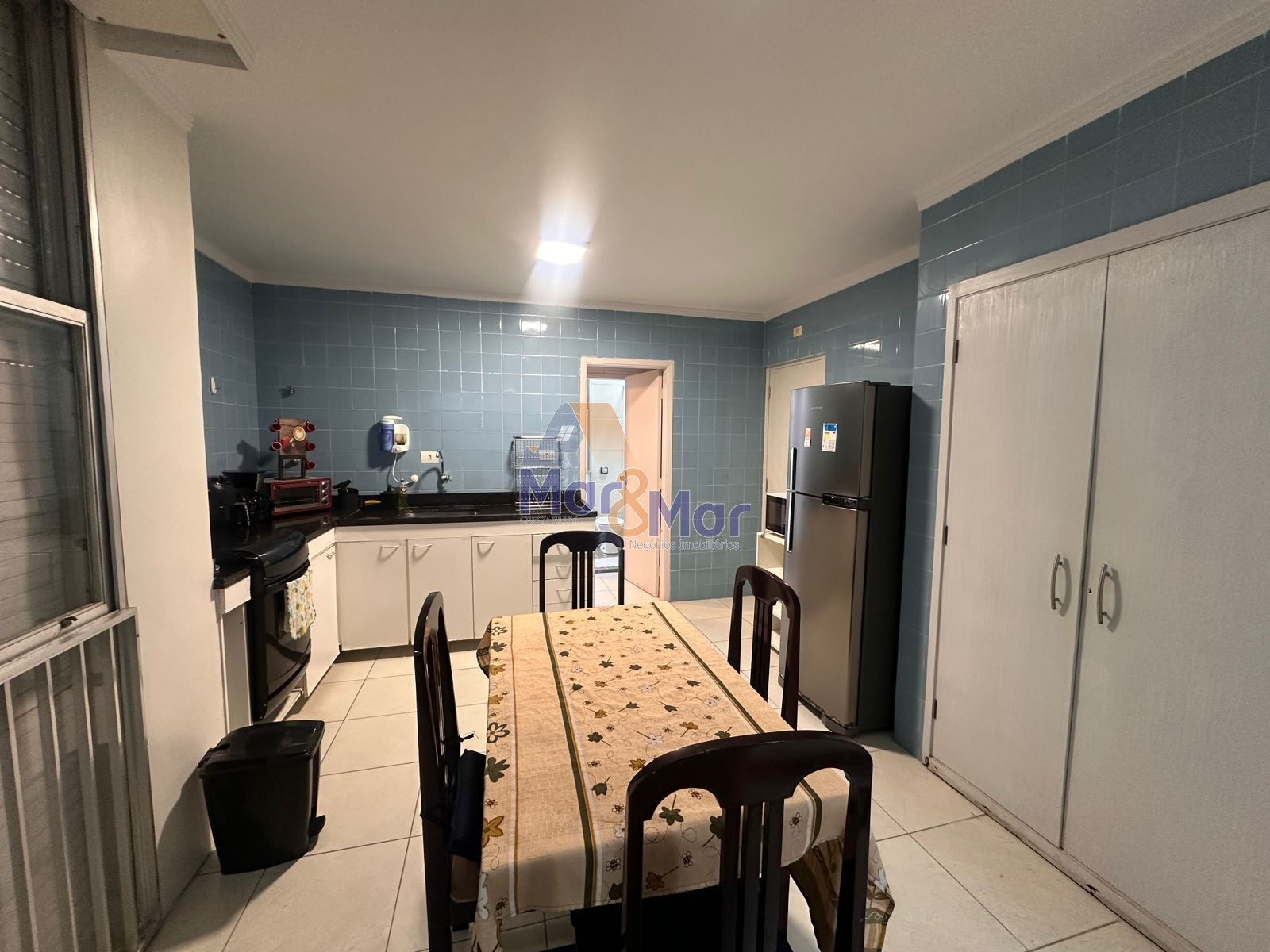 Apartamento na Praia das Pitangueiras, Guarujá - SP