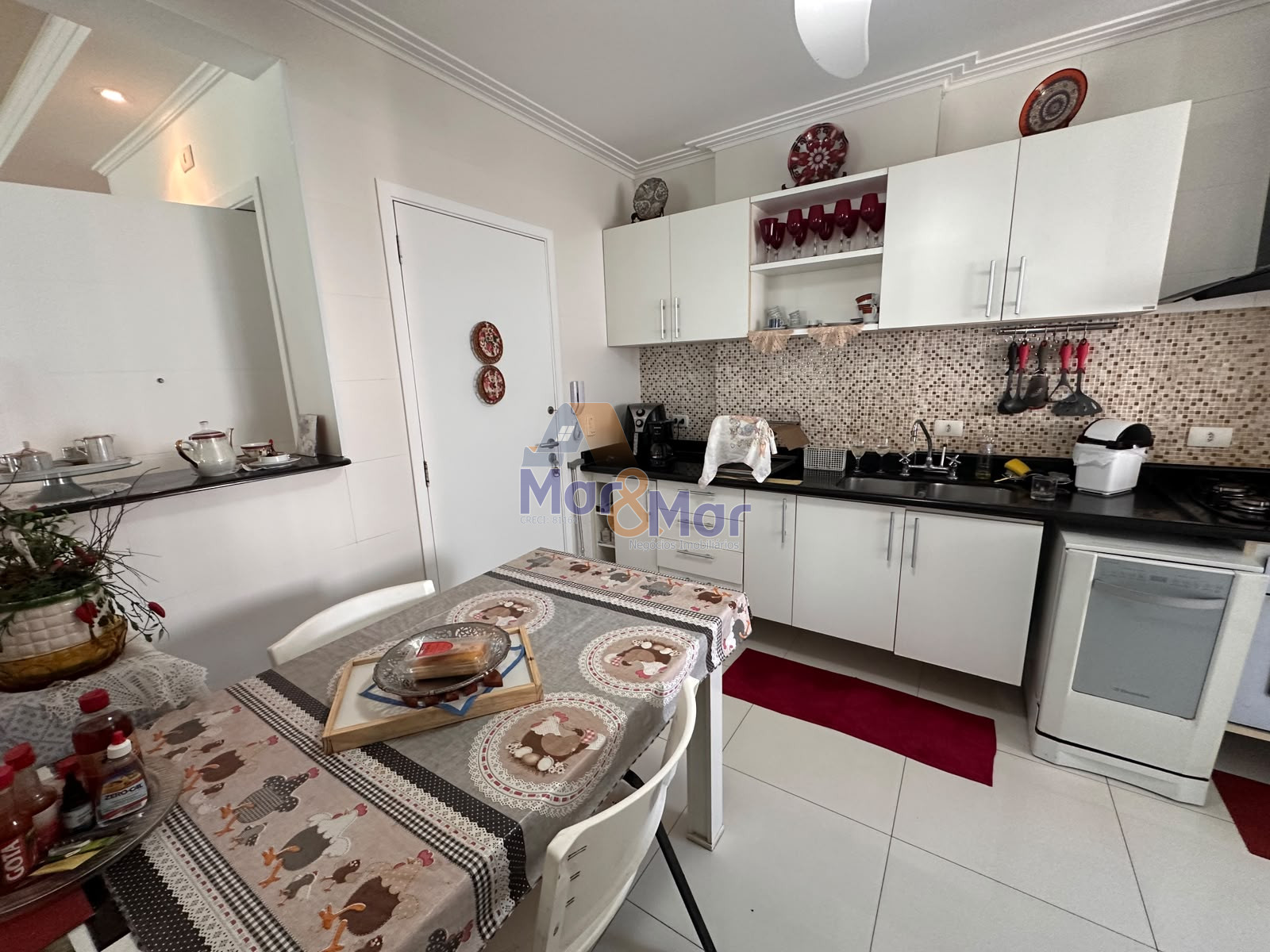 Apartamento na Praia das Pitangueiras, Guarujá - SP