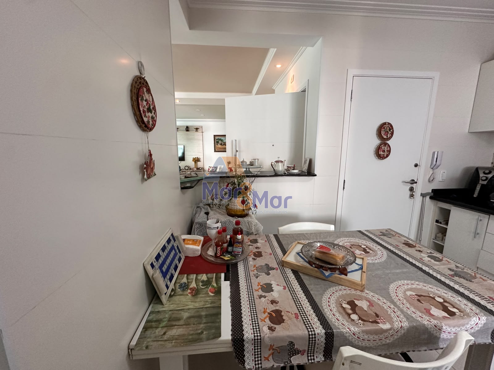 Apartamento na Praia das Pitangueiras, Guarujá - SP