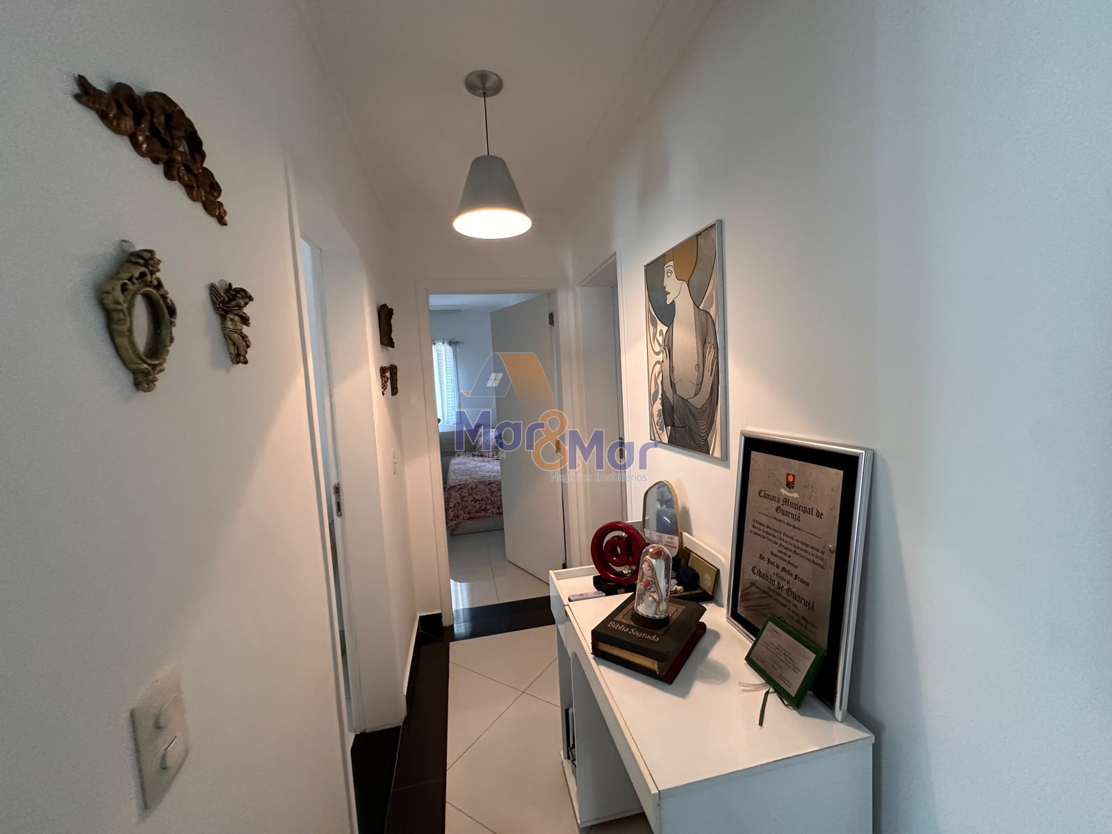 Apartamento na Praia das Pitangueiras, Guarujá - SP