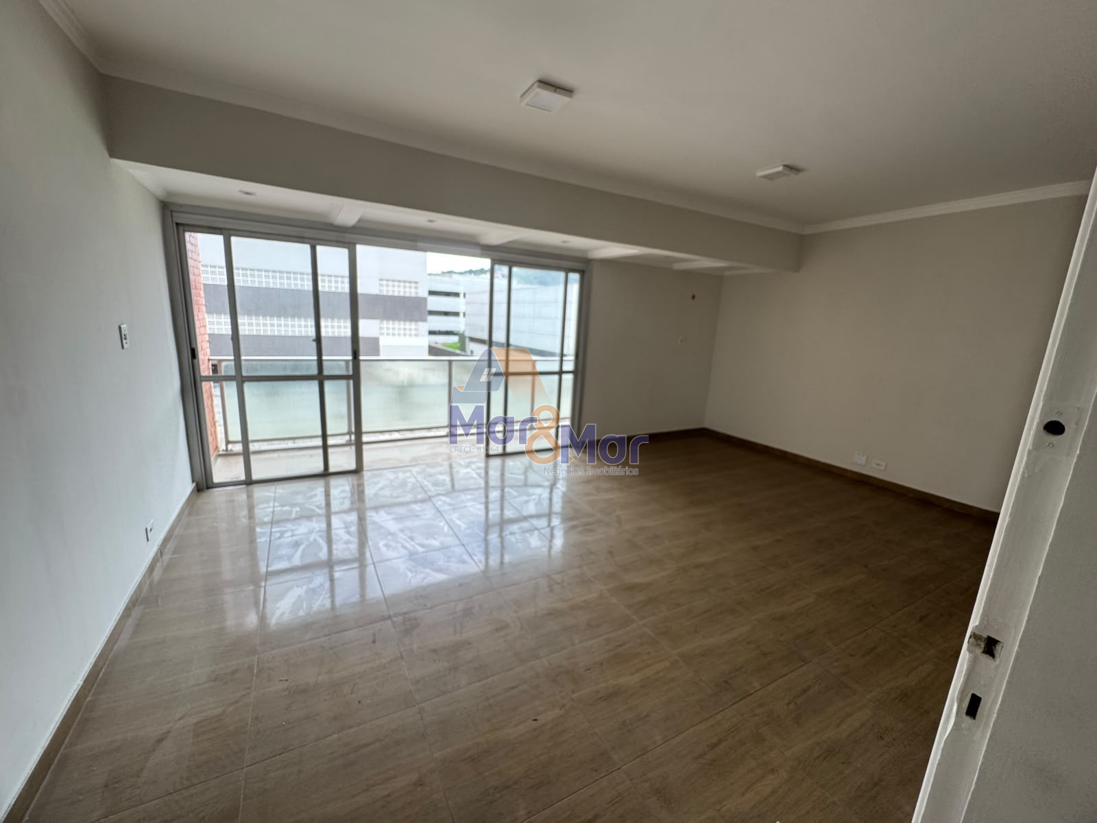 Apartamento na Praia da Enseada, Guarujá - SP