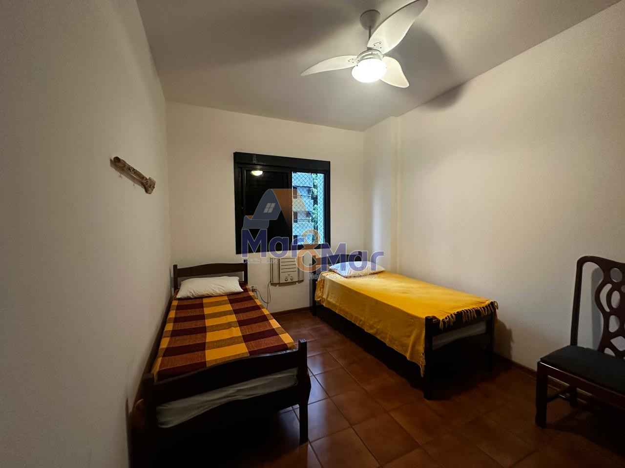 Apartamento na Praia das Pitangueiras, Guarujá - SP