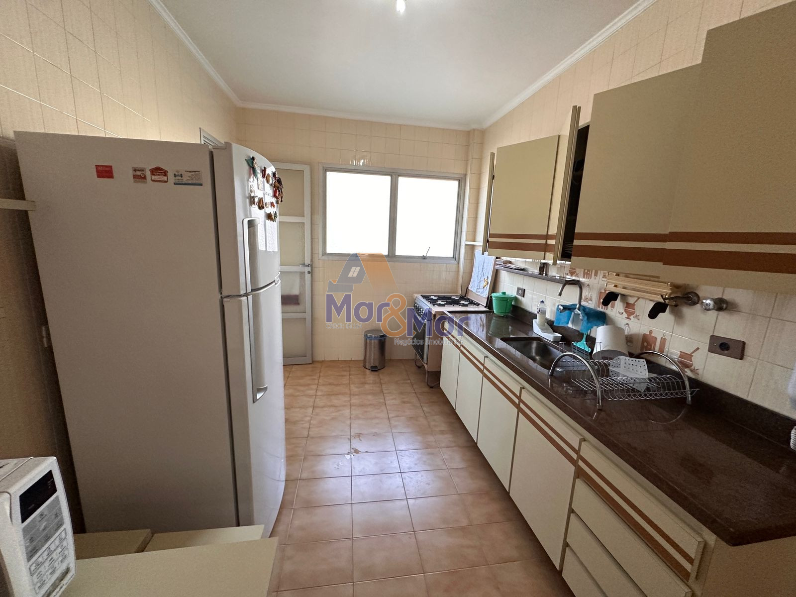 Apartamento na Praia das Pitangueiras, Guarujá - SP