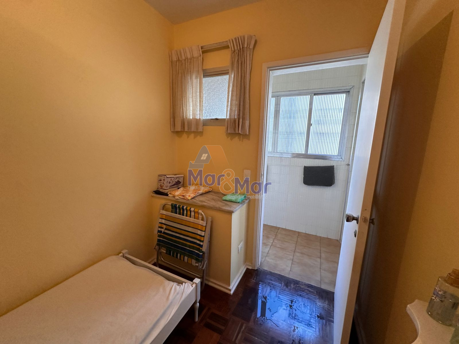 Apartamento na Praia das Pitangueiras, Guarujá - SP