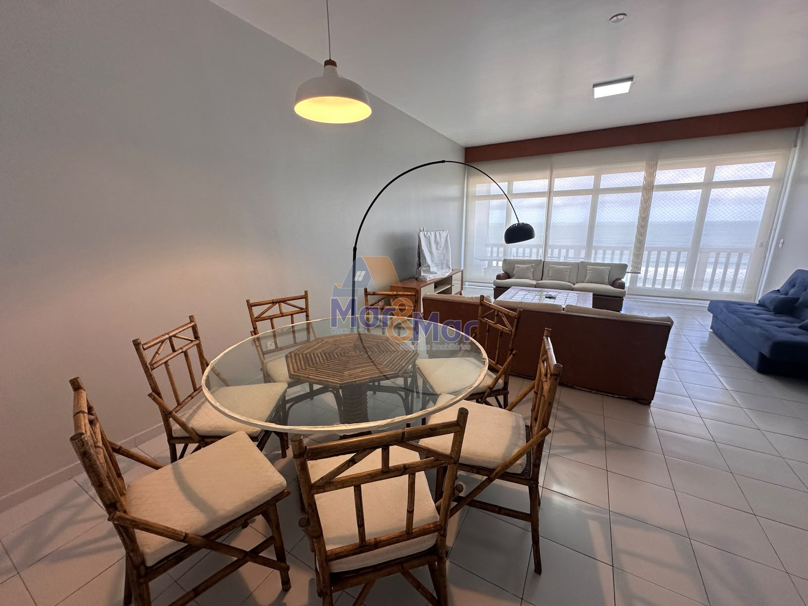 Apartamento Frente ao Mar nas Pitangueiras, Guarujá - SP