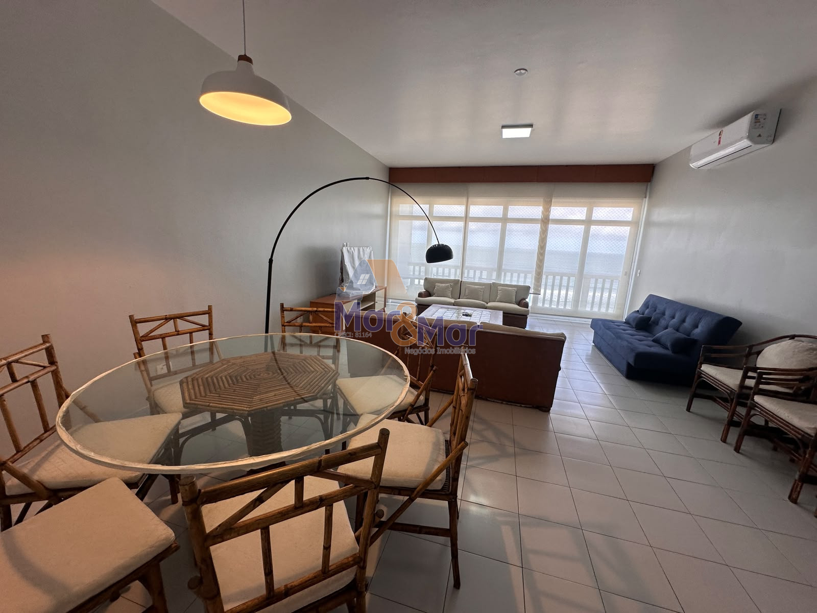 Apartamento Frente ao Mar nas Pitangueiras, Guarujá - SP