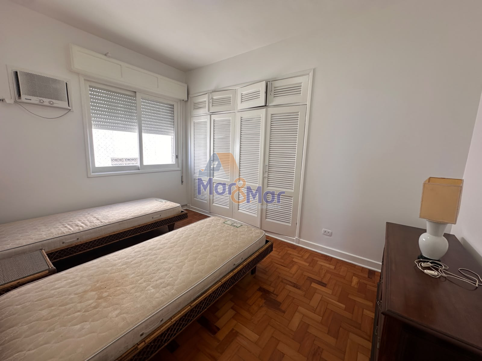 Apartamento Frente ao Mar nas Pitangueiras, Guarujá - SP