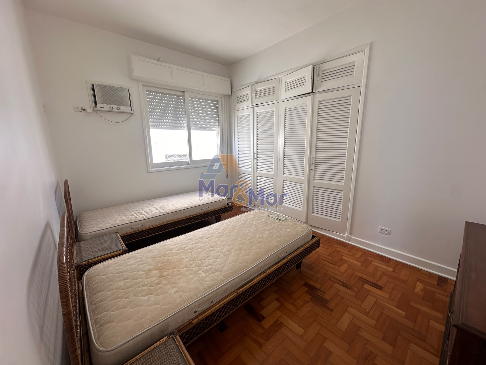 Apartamento Frente ao Mar nas Pitangueiras, Guarujá - SP