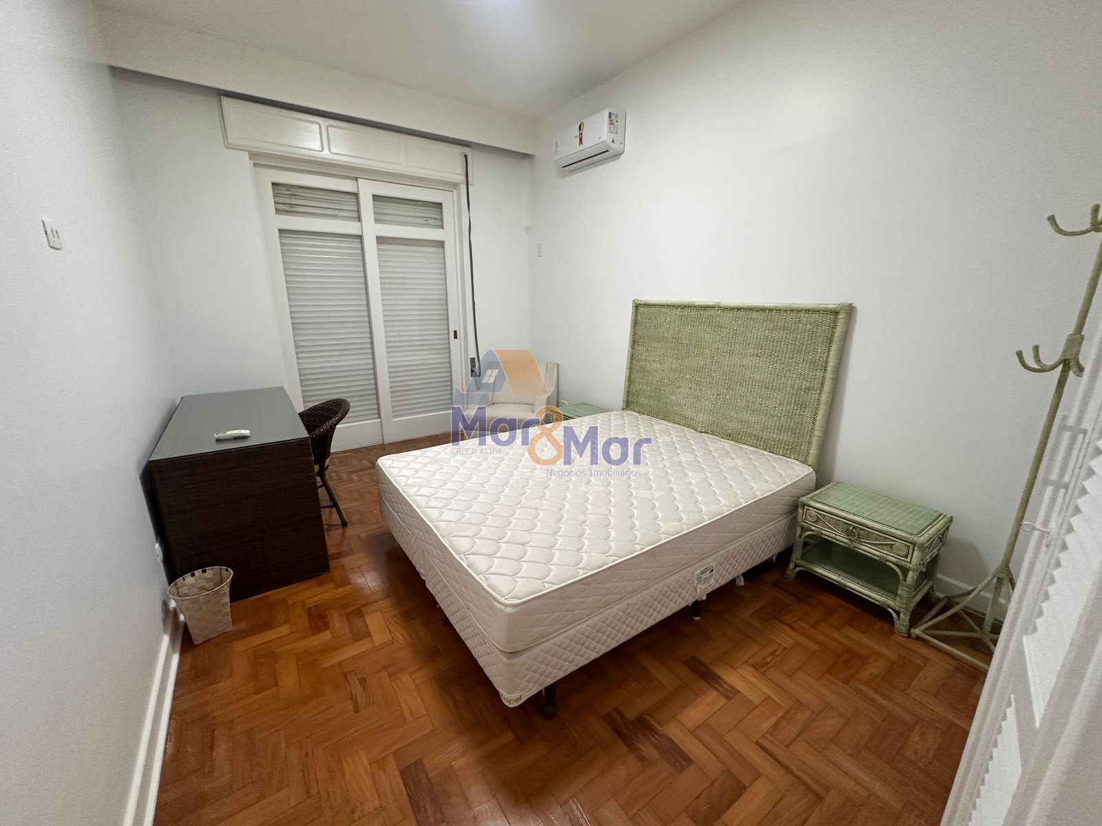 Apartamento Frente ao Mar nas Pitangueiras, Guarujá - SP