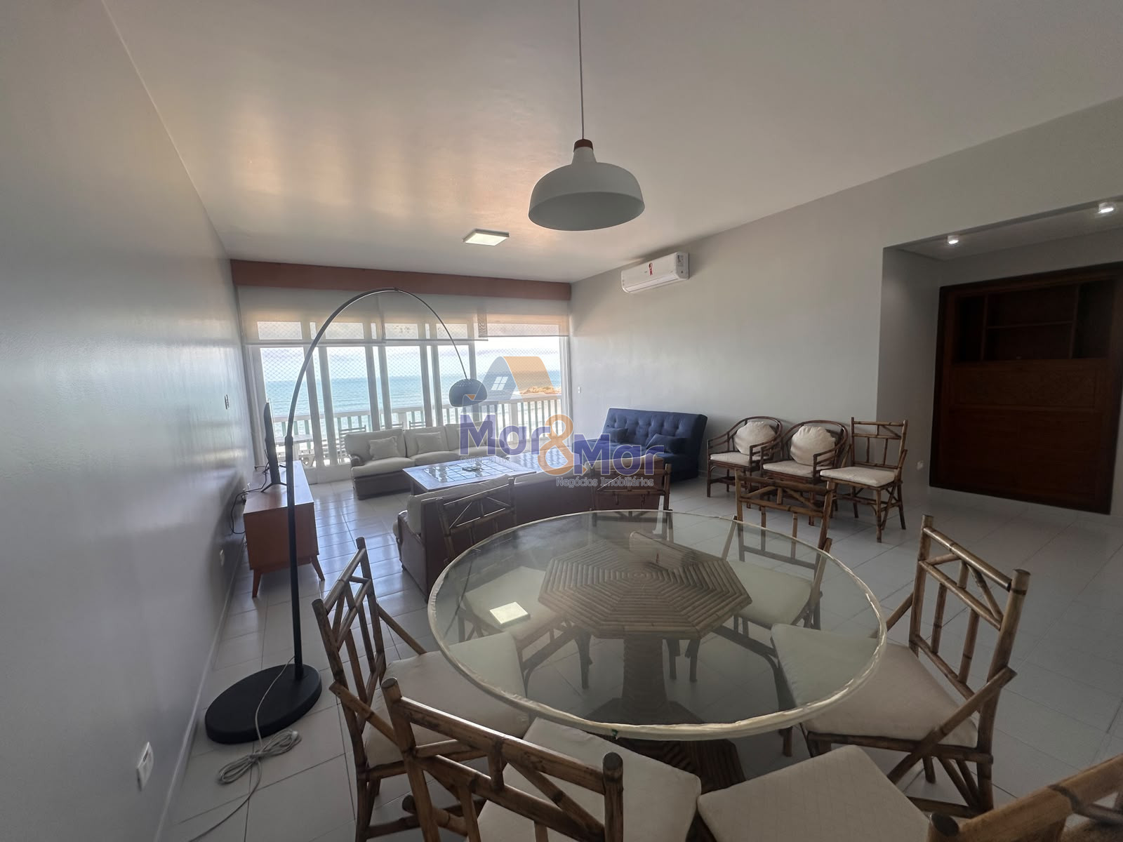 Apartamento Frente ao Mar nas Pitangueiras, Guarujá - SP